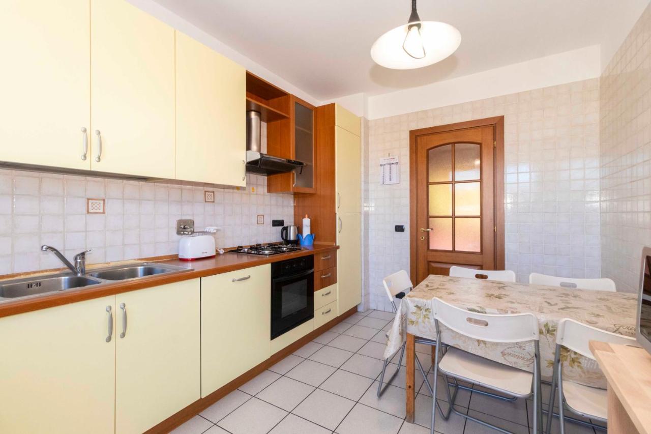 Appartement Cozy&Spacious Apt 2 Min Walk From The Tram Stop! à Turin Extérieur photo
