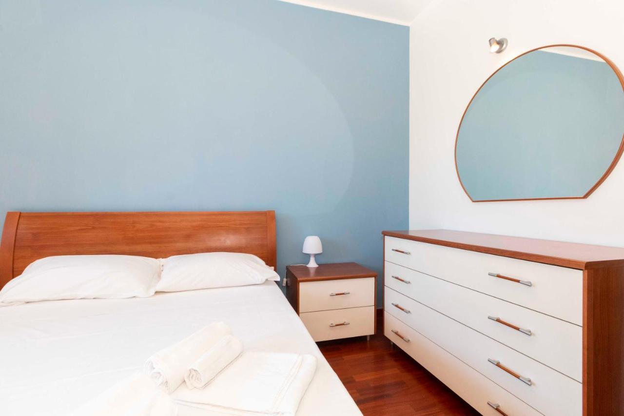 Appartement Cozy&Spacious Apt 2 Min Walk From The Tram Stop! à Turin Extérieur photo