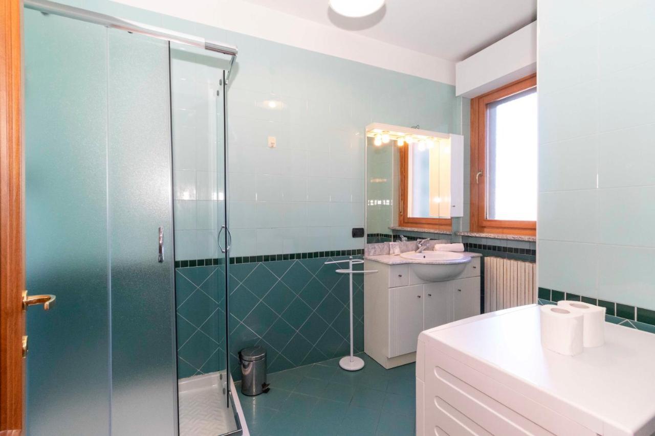 Appartement Cozy&Spacious Apt 2 Min Walk From The Tram Stop! à Turin Extérieur photo