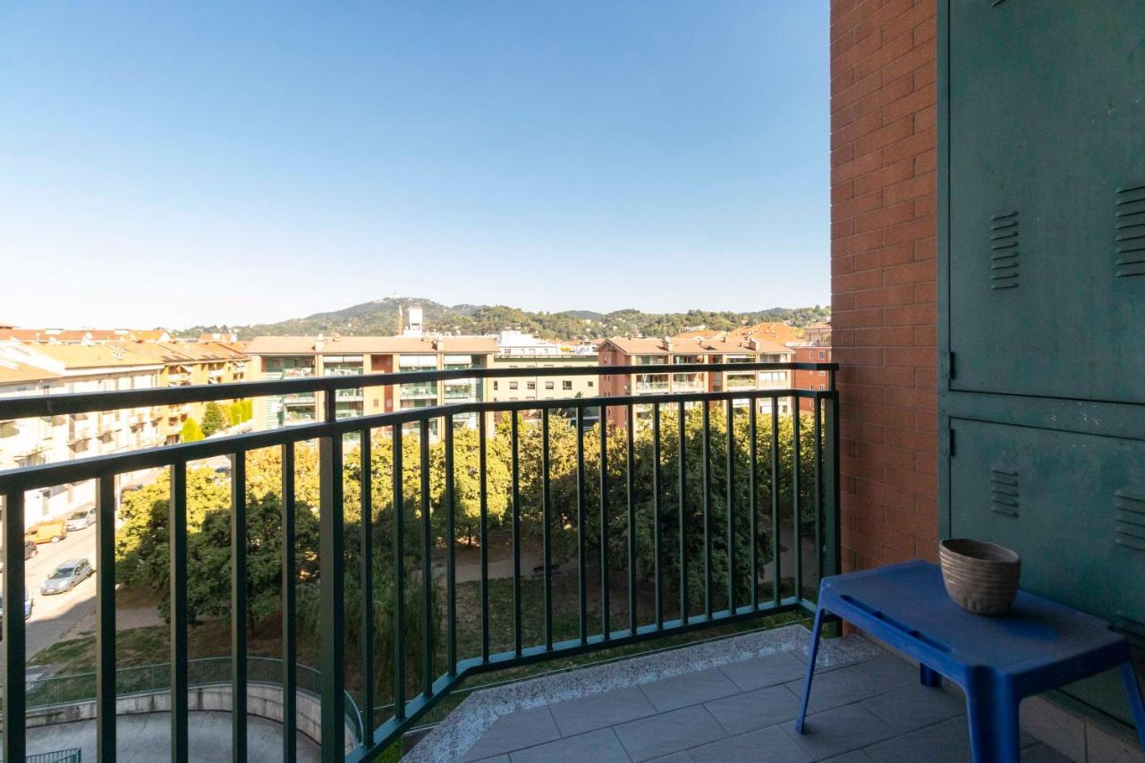 Appartement Cozy&Spacious Apt 2 Min Walk From The Tram Stop! à Turin Extérieur photo