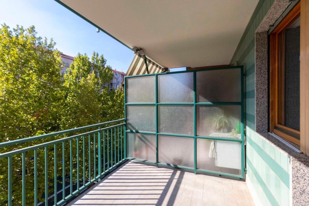 Appartement Cozy&Spacious Apt 2 Min Walk From The Tram Stop! à Turin Extérieur photo