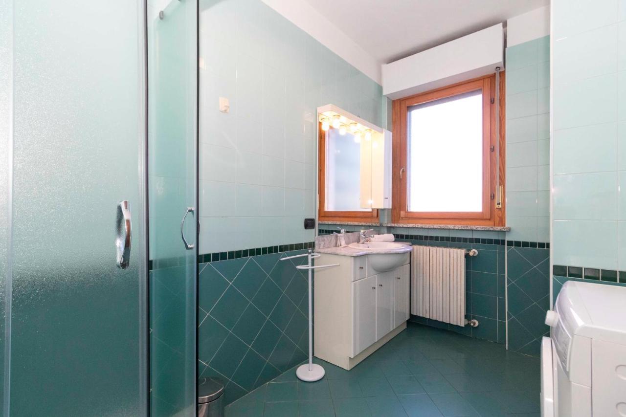 Appartement Cozy&Spacious Apt 2 Min Walk From The Tram Stop! à Turin Extérieur photo