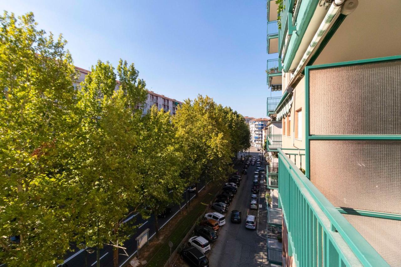 Appartement Cozy&Spacious Apt 2 Min Walk From The Tram Stop! à Turin Extérieur photo